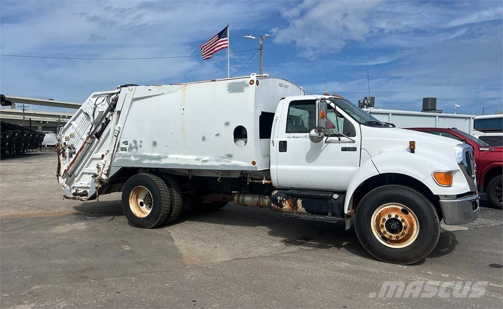 Ford F750 폐기물 수거 트럭