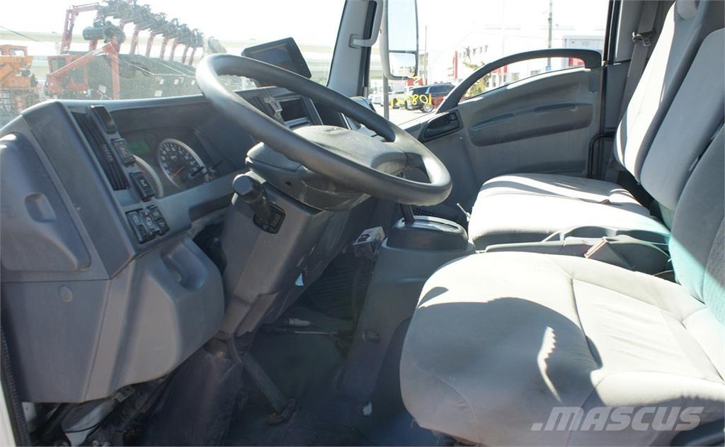 Isuzu NRR 폐기물 수거 트럭