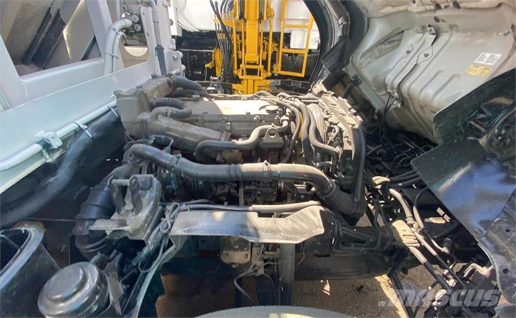 Isuzu NRR 폐기물 수거 트럭