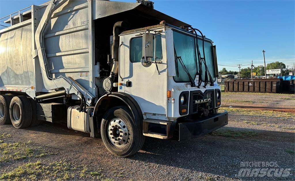 Mack 600 폐기물 수거 트럭