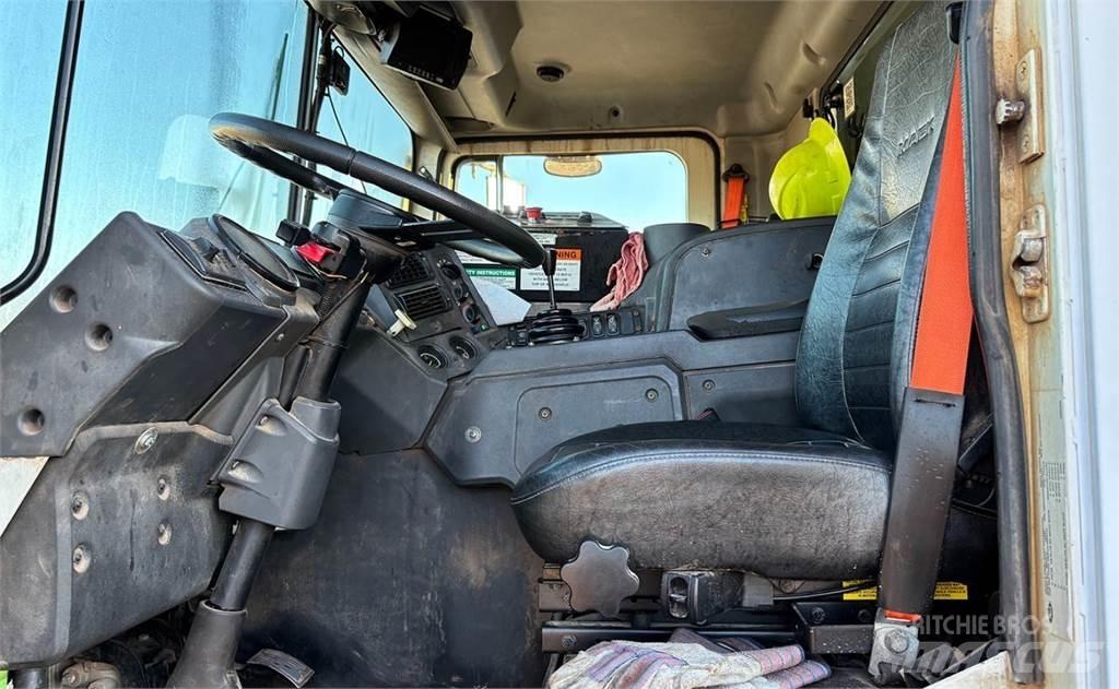 Mack 600 폐기물 수거 트럭