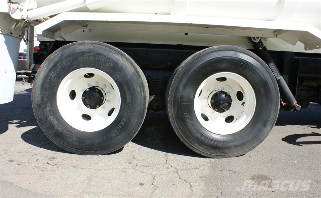 Mack LEU613 폐기물 수거 트럭