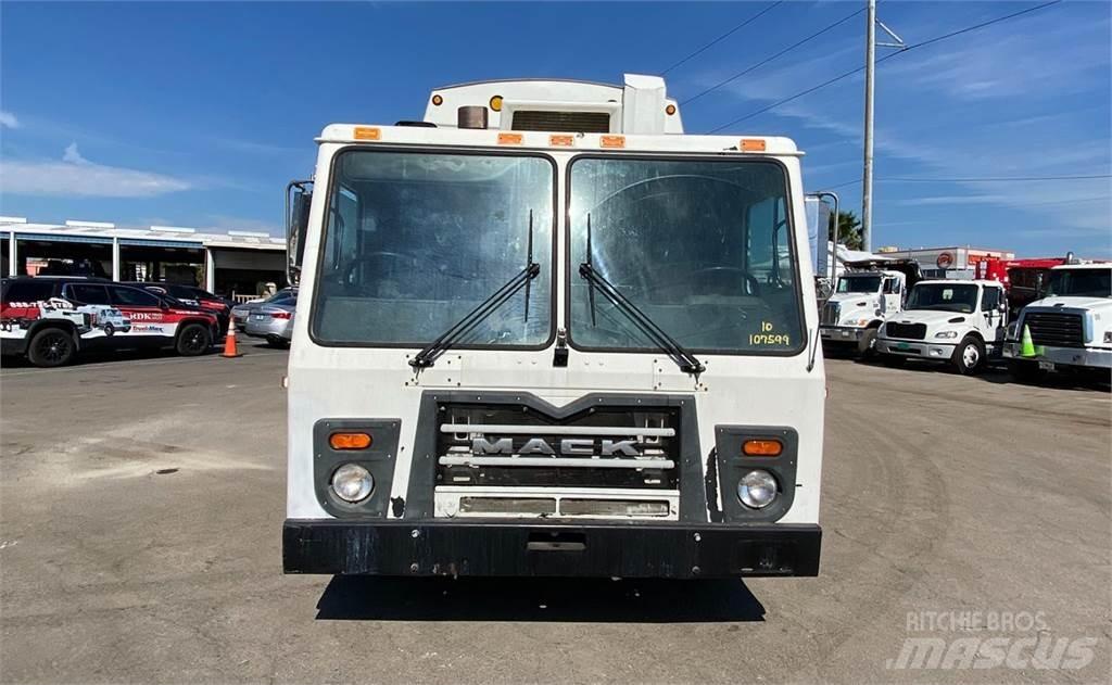 Mack LEU613 폐기물 수거 트럭