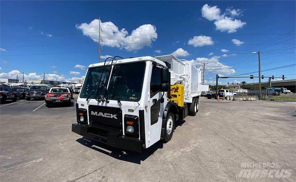Mack LR613 폐기물 수거 트럭