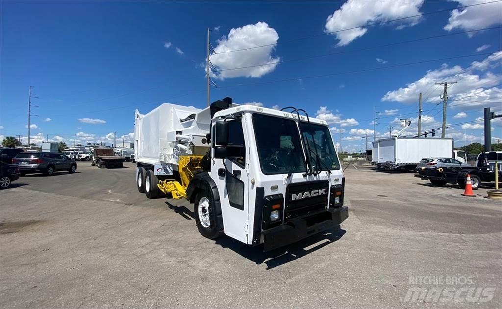 Mack LR613 폐기물 수거 트럭