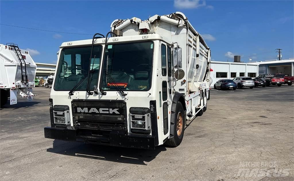 Mack LR613 폐기물 수거 트럭