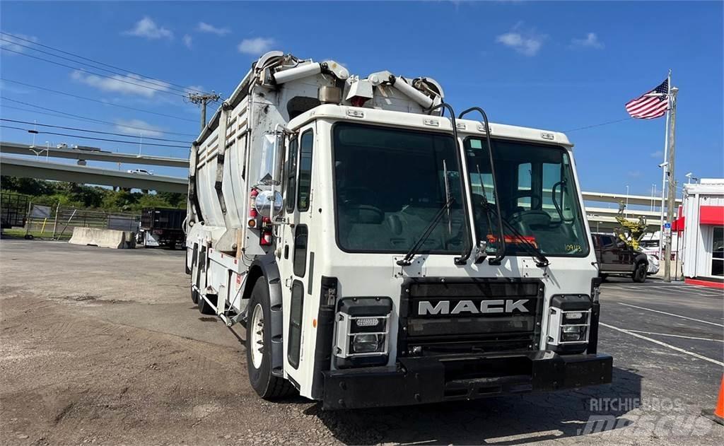 Mack LR613 폐기물 수거 트럭