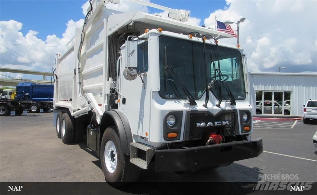 Mack MR688S 폐기물 수거 트럭