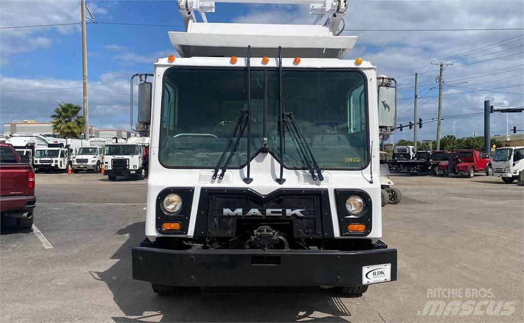 Mack MRU 폐기물 수거 트럭