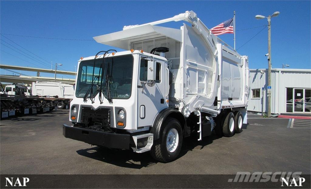 Mack MRU613 폐기물 수거 트럭