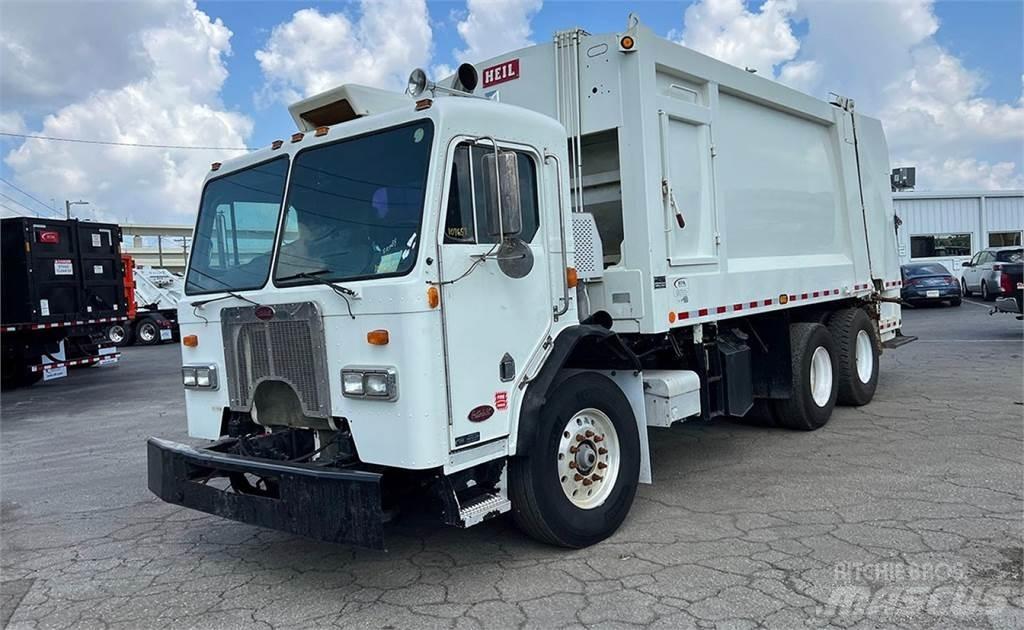 Peterbilt 320 폐기물 수거 트럭