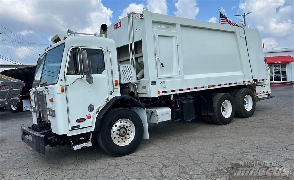 Peterbilt 320 폐기물 수거 트럭