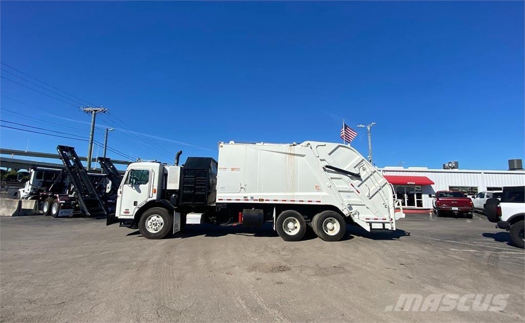 Peterbilt 320 폐기물 수거 트럭