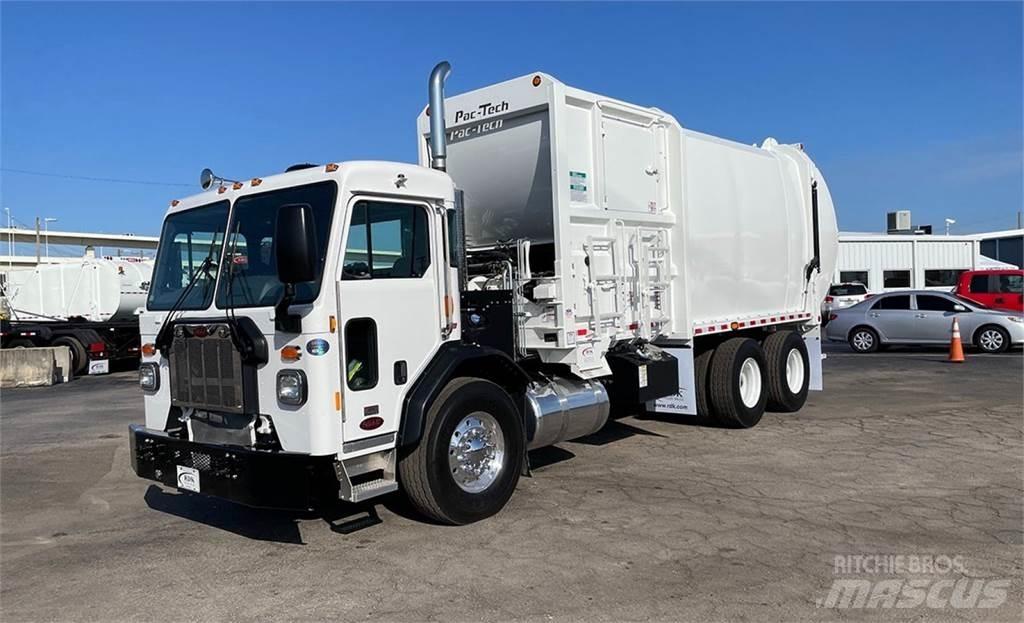 Peterbilt 520 폐기물 수거 트럭