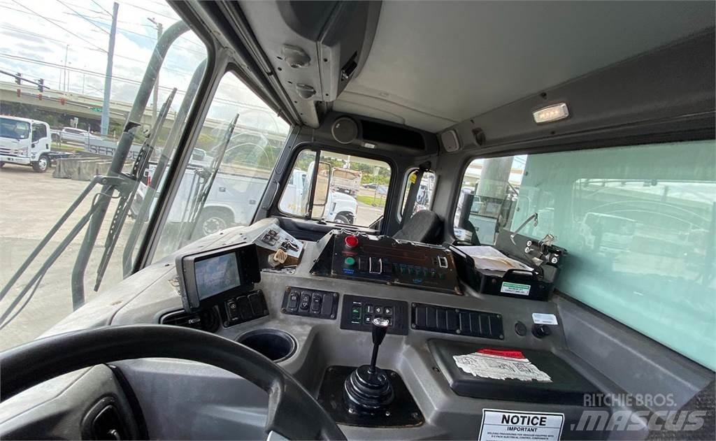 Peterbilt 520 폐기물 수거 트럭