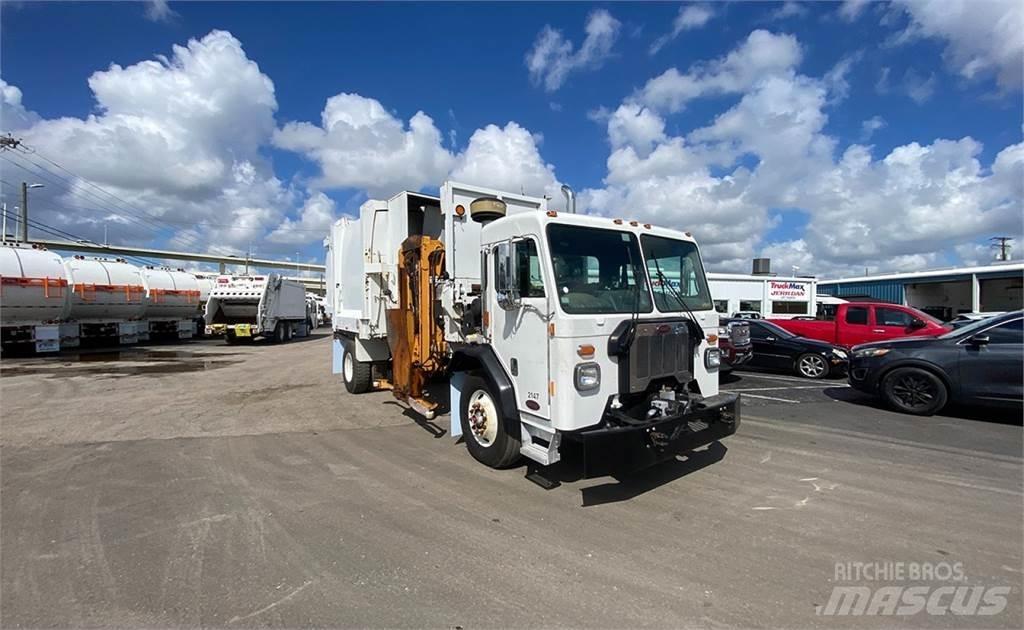 Peterbilt 520 폐기물 수거 트럭