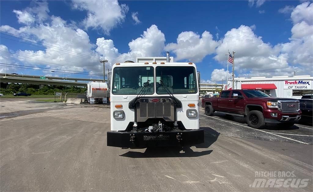 Peterbilt 520 폐기물 수거 트럭