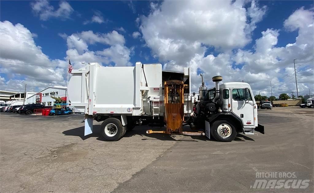 Peterbilt 520 폐기물 수거 트럭
