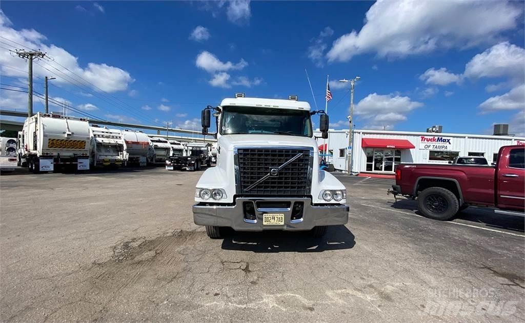 Volvo VHD64 케이블 리프트 탈착식 트럭