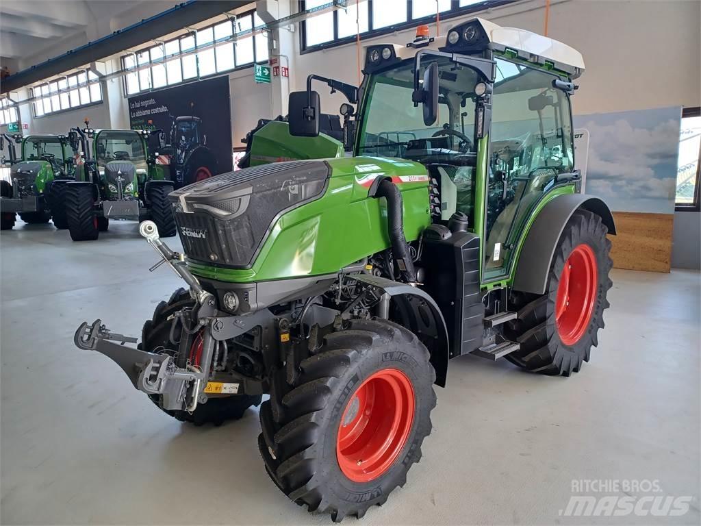 Fendt 211F 트랙터