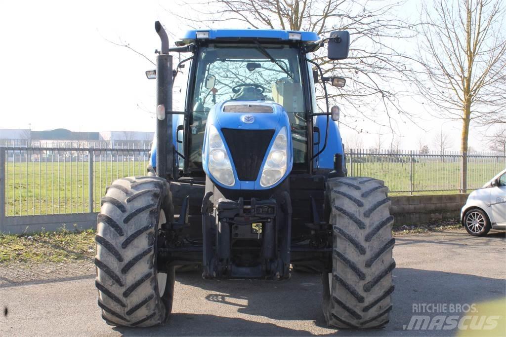 New Holland T7030 트랙터