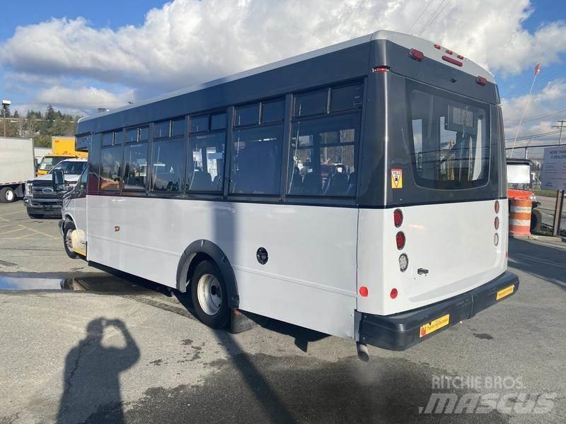 Chevrolet Express 미니 버스