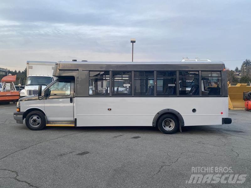 Chevrolet Express 미니 버스
