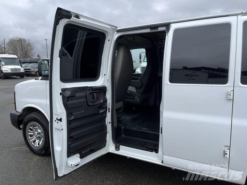 Chevrolet Express 패널 화물차