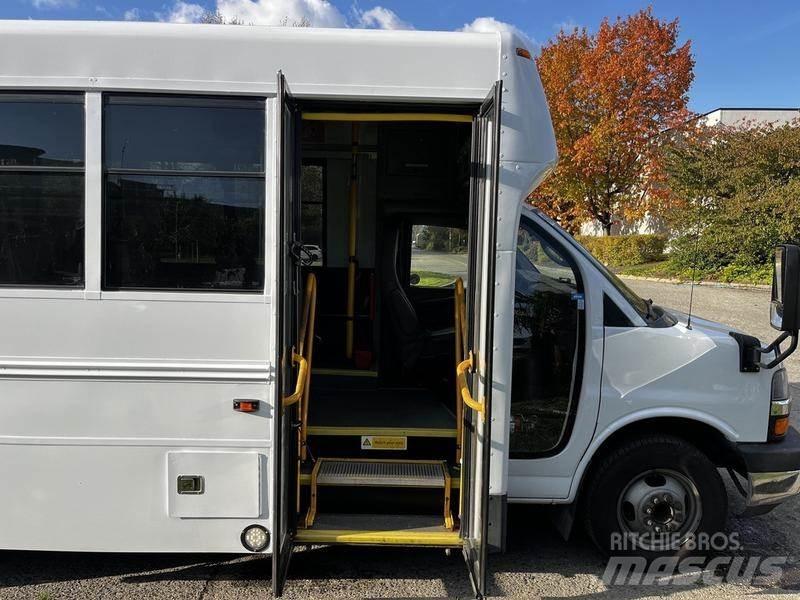 Chevrolet Express 미니 버스