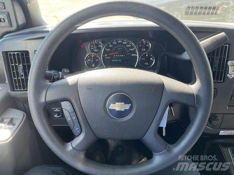 Chevrolet Express 미니 버스