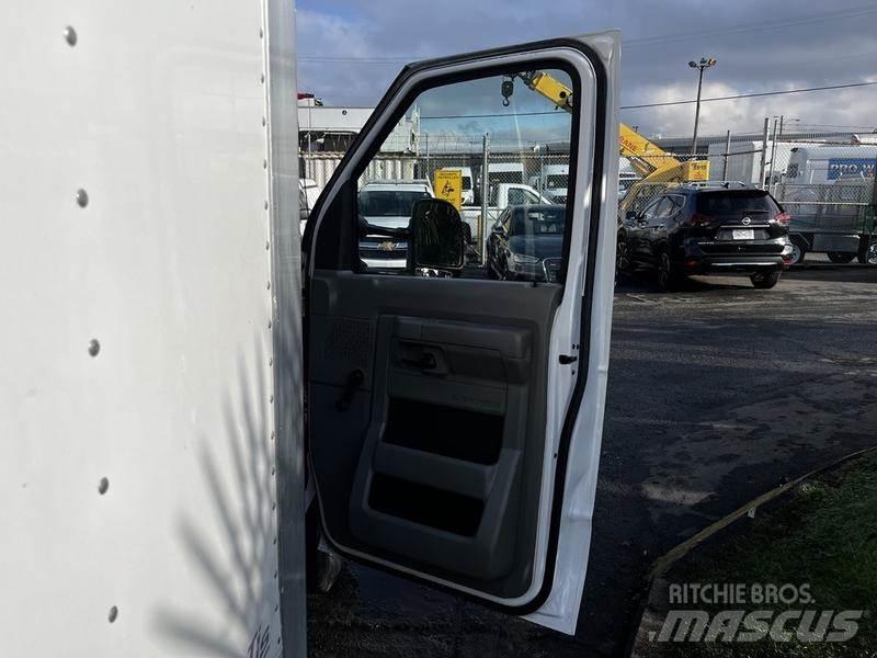 Ford Econoline 패널 화물차