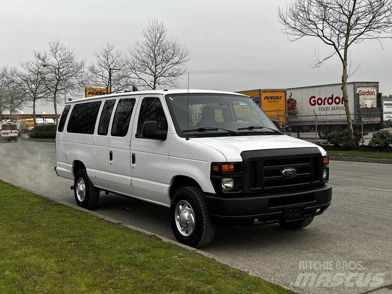 Ford Econoline 자동차