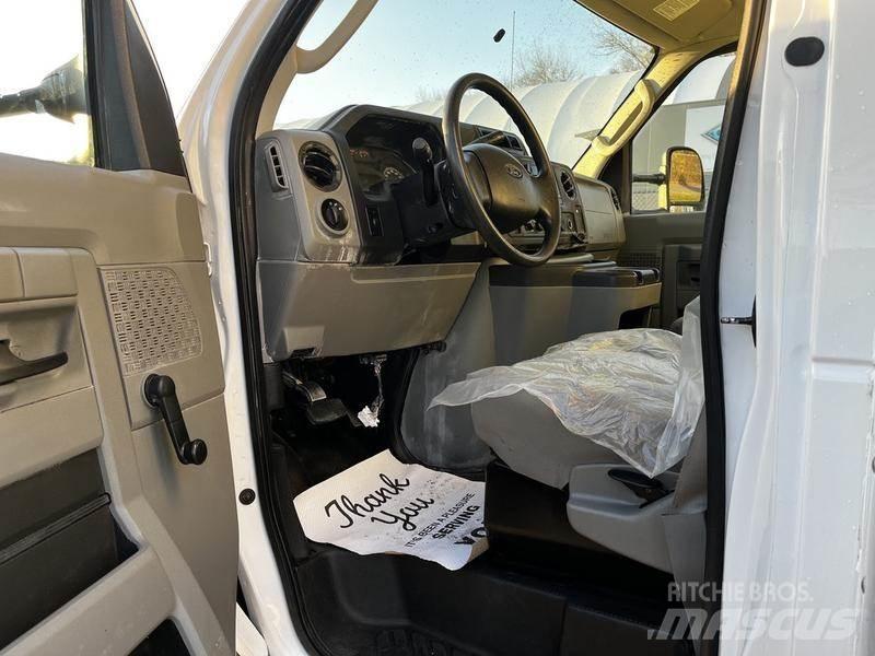Ford Econoline 패널 화물차