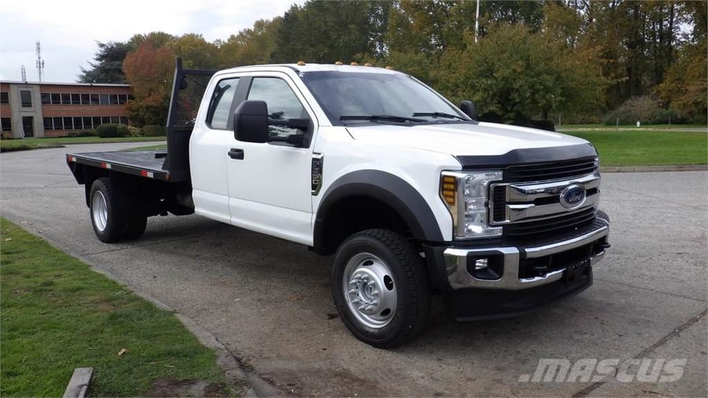 Ford F-550 플랫베드/드롭사이드 트럭