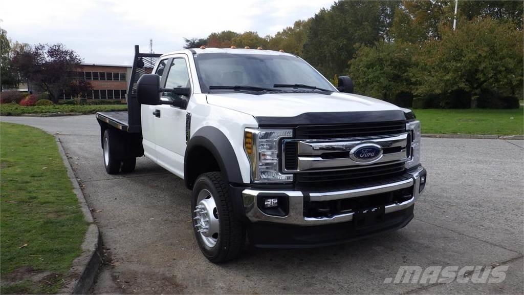 Ford F-550 플랫베드/드롭사이드 트럭