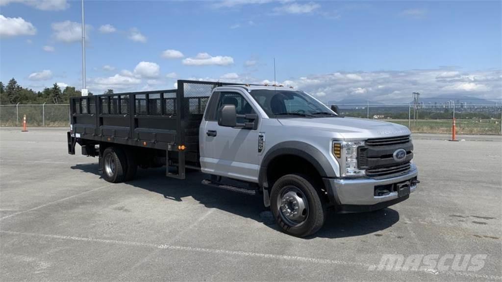Ford F-550 플랫베드/드롭사이드 트럭