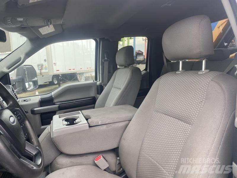 Ford F-550 크레인 트럭