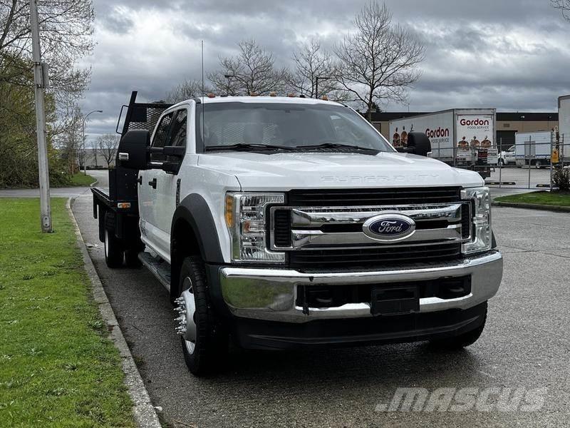 Ford F-550 플랫베드/드롭사이드 트럭