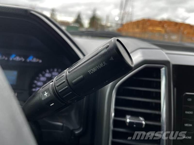 Ford F-550 플랫베드/드롭사이드 트럭