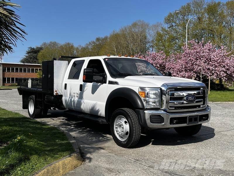 Ford F-550 플랫베드/드롭사이드 트럭
