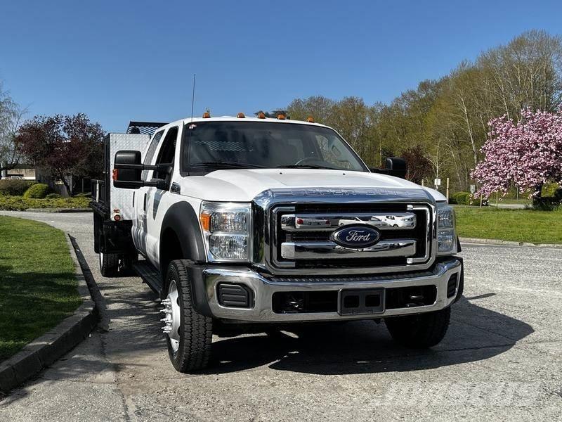 Ford F-550 플랫베드/드롭사이드 트럭