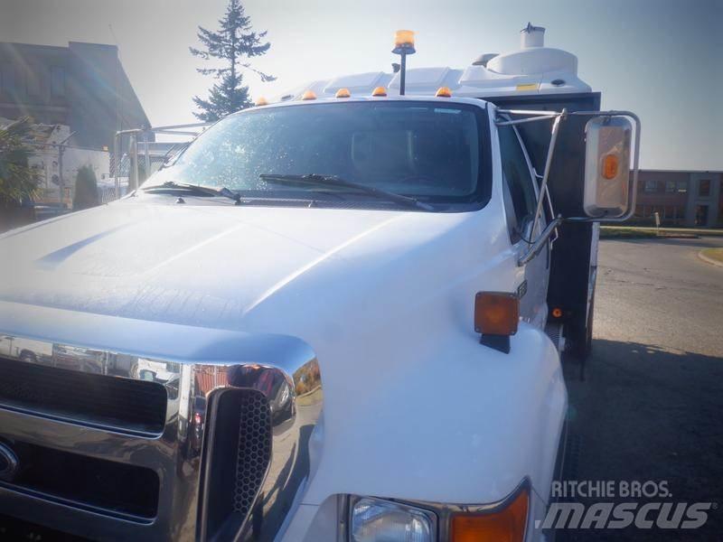 Ford F-650 콤비/진공 트럭