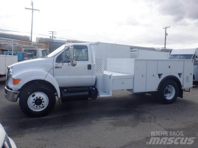 Ford F-750 시립/다목적 차량
