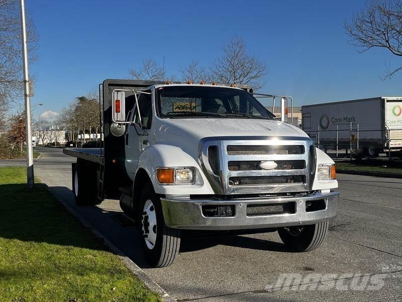 Ford F-750 플랫베드/드롭사이드 트럭