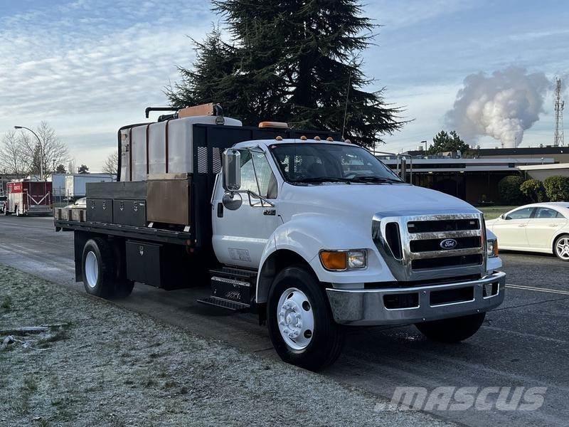 Ford F-750 플랫베드/드롭사이드 트럭