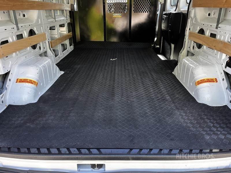 Ford Transit 패널 화물차