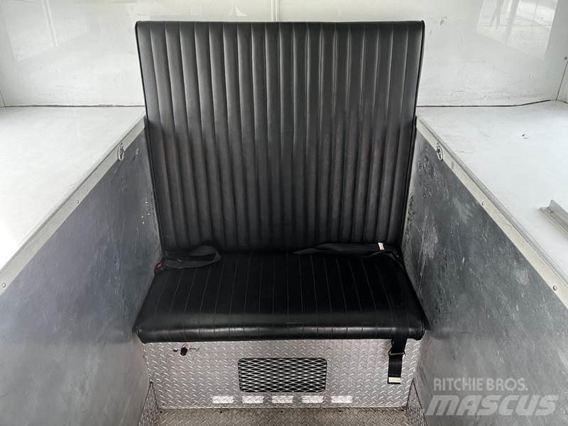 Freightliner FL80 시립/다목적 차량