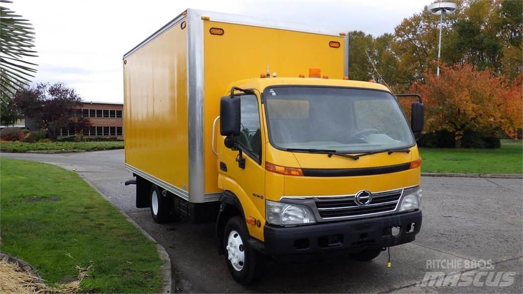 Hino 145 패널 화물차
