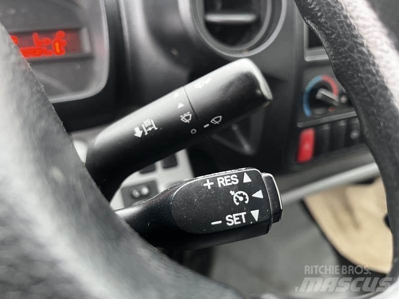 Hino 195 패널 화물차