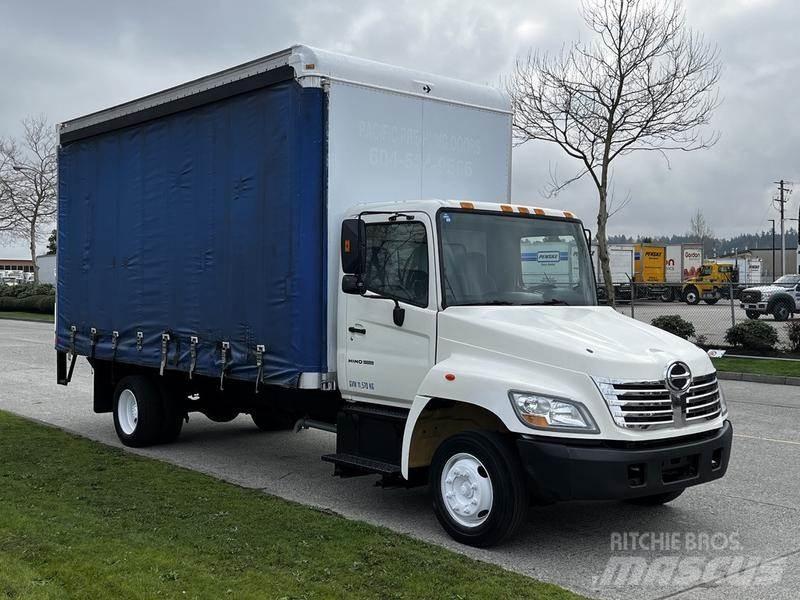 Hino 268 패널 화물차